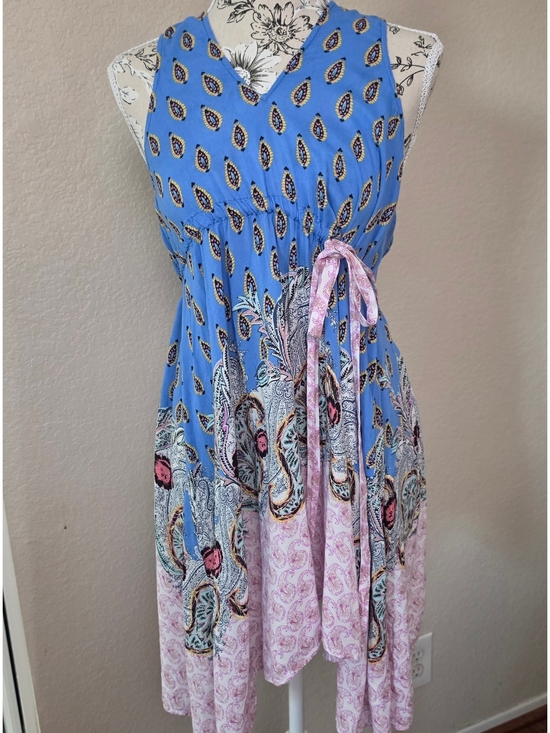 Free People Dresses & Skirts - Blue & Pink Paisley V-Neck Sleeveless Dress
